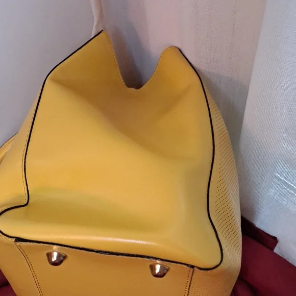 A.BELLUCCI ITALY Genuine Leather Soft Yellow Satchel/Crossbody EUC - Picture 5 of 12